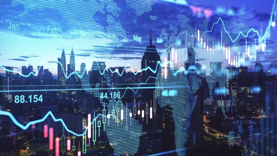 tronditen-tregjet-europiane,-ndersa-luhatshmeria-globale-thellohet!-aksionet-e-naftes-dhe-gazit-bien-me-3.9%