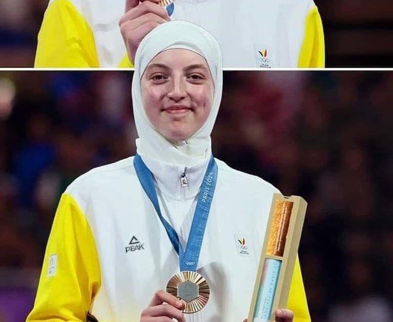 muslimanja-e-pare-me-mbulese-qe-fiton-medalje-olimpike:-emri-i-saj-i-shkruar-me-shkronja-te-arta-ne-historine-e-sportit