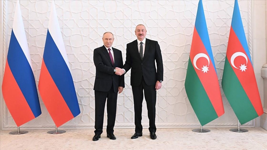 putin-dhe-aliyev-takohen-ne-baku