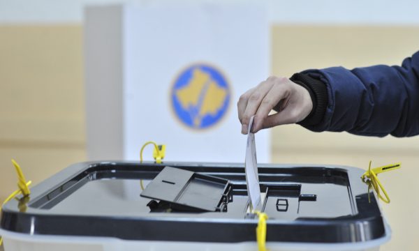 ligji-i-ri:-qytetaret-mund-te-votojne-10-kandidate-per-deputet,-s’ka-heshtje-zgjedhore-48-oreshe