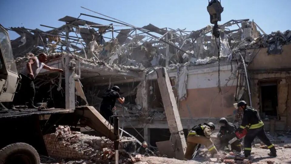 ukraina-godet-rajonin-rus-te-belgorodit,-forcat-e-kremlinit-sulmojne-hotelin-me-gazetare