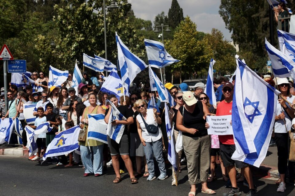 greve-e-pergjithshme-ne-izrael-pas-gjetjes-se-6-pengjeve-te-vdekur,-nderpritet-puna-ne-te-gjithe-vendin