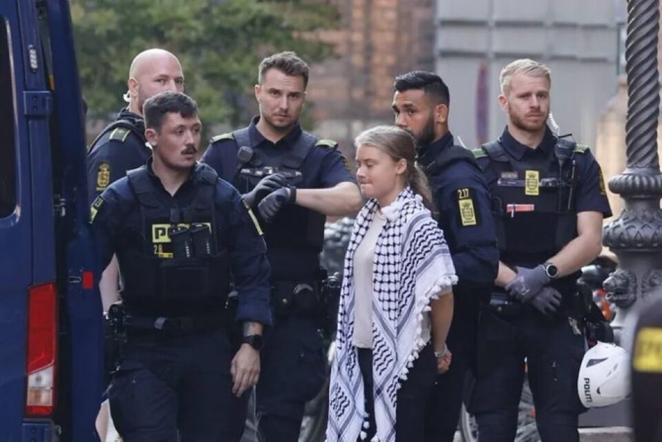 aktivistja-e-mjedisit-thunberg-arrestohet-ne-danimarke-gjate-pr’otestes-kunder-iz’raelit