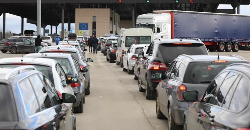 tensionet-prishtine-beograd,-kosova-thirrje-qytetareve:-shmangni-kalimin-nga-pikat-kufitare-serbe!-ja-cfare-pritet-te-ndodhe-neser