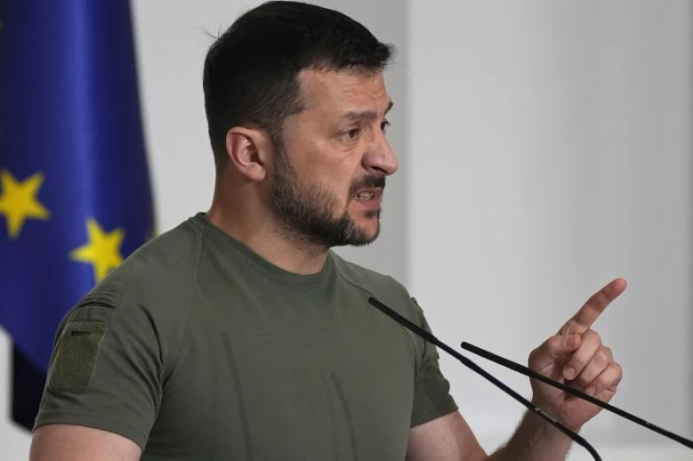 zelensky-u-lutet-aleateve-per-me-shume-arme:-ruset-duhet-te-zgjedhin-mes-“paqes-dhe-putinit”