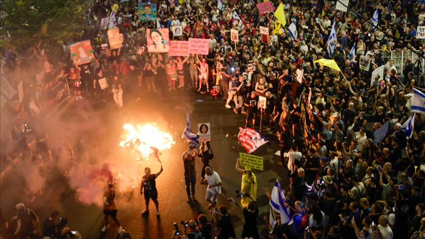 protesta-anembane-iz’raelit,-kerkohet-te-arrihet-marreveshje-per-shkembimin-e-pe’ngjeve-me-fraksionet-pa’lestineze