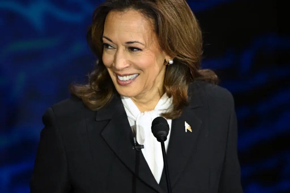 teori-konspiracioni-pas-debatit-presidencial-ne-shba,-cfare-po-thuhet-per-vathet-me-perla-te-kamala-harris