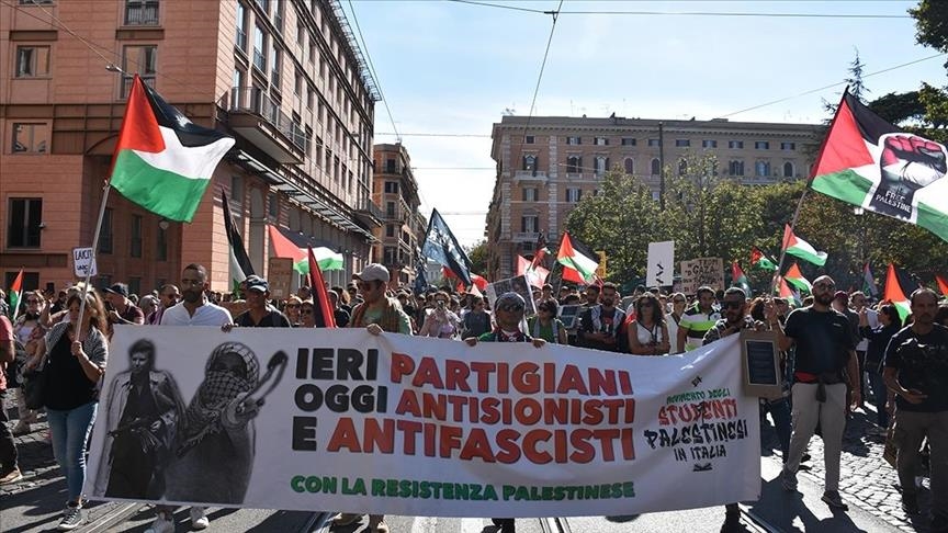 mijera-njerez-marshojne-ne-rome-per-te-protestuar-kunder-“gjenocidit”-ne-palestine