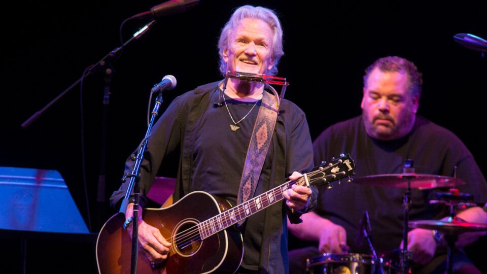 ndahet-nga-jeta-legjenda-e-muzikes-country,-kris-kristofferson