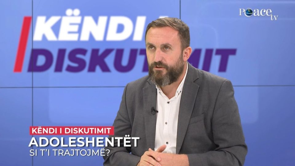 keq-menaxhimi-i-te-hollave-ne-kioskat-dhe-marketet-afer-shkollave-prodhon-sjellje-dhe-dukuri-negative-te-femijet