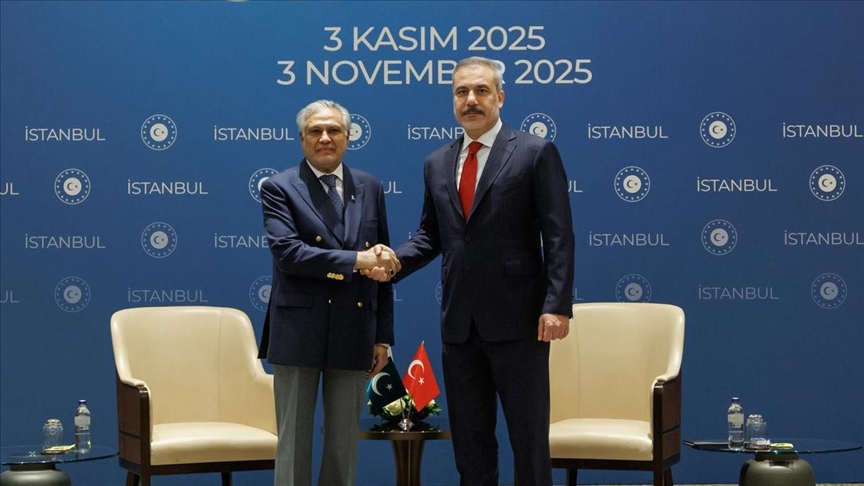 ministri-i-jashtem-turk-takohet-me-homologun-pakistanez-ne-stamboll