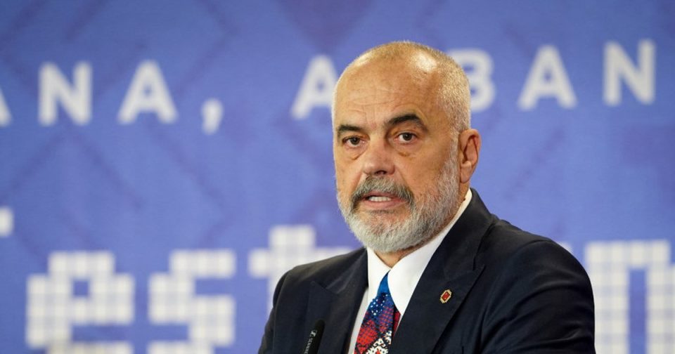 gjykata-kushtetuese-rrezoi-vendimin-e-shkarkimit-te-erion-veliajt,-reagon-rama:-tani-pres-qe-te-kthehet-ne-detyre