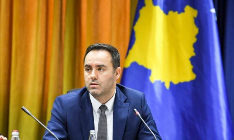 ngerci-politik-ne-kosove,-presidentja-osmani-mandaton-glauk-konjufcen-per-formimin-e-qeverise-se-re