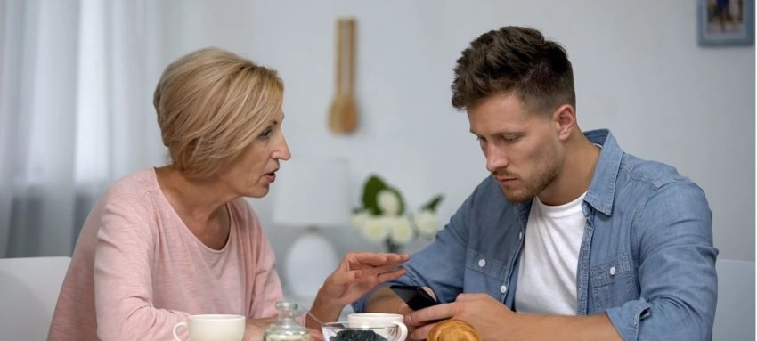 pse-disa-te-rritur-mezi-flasin-me-prinderit?-psikologet-tregojne-10-pervoja-te-dhimbshme