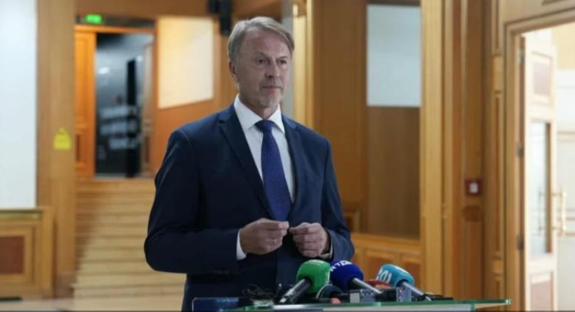 ambasadori-i-be-se-ne-kosove:-shpresojme-te-kete-shpejt-qeveri-per-te-zbatuar-rekomandimet-e-raportit-te-progresit