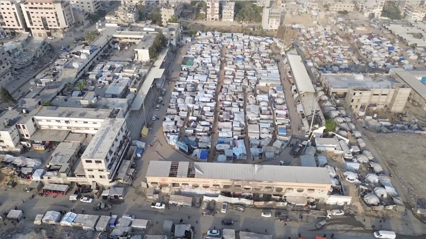 stadiumi-ne-gaza-shnderrohet-ne-strehe-per-qindra-familje-te-zhvendosura