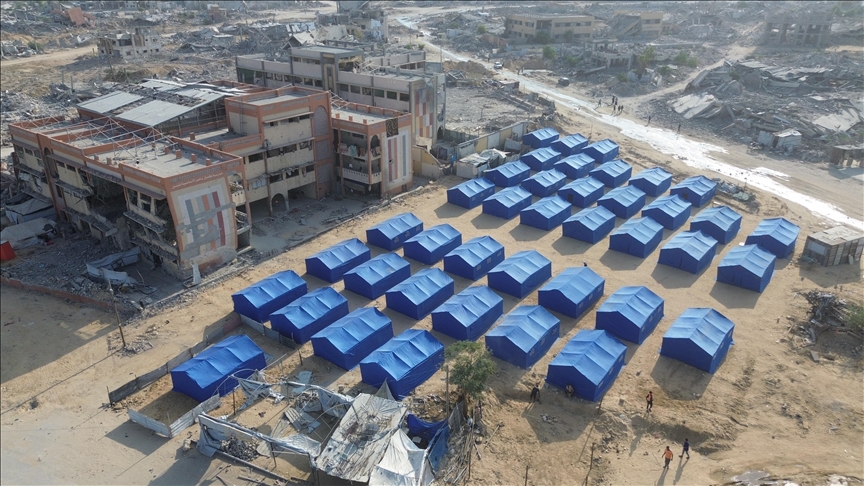 gaza,-ngrihet-kamp-tendash-ne-khan-younis-per-familjet-e-zhvendosura-pas-shkaterrimeve-nga-sulmet-izraelite