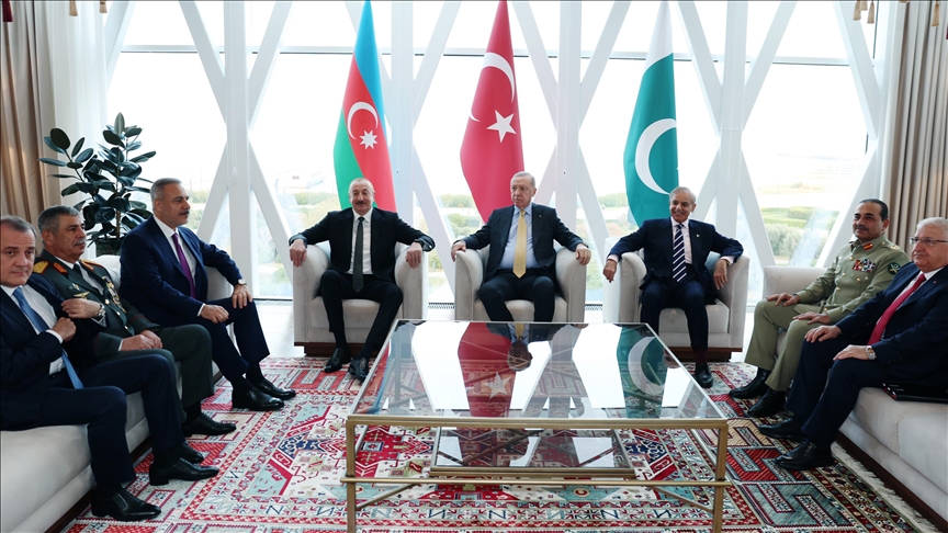 presidenti-turk-takon-lideret-e-azerbajxhanit-dhe-pakistanit-ne-baku