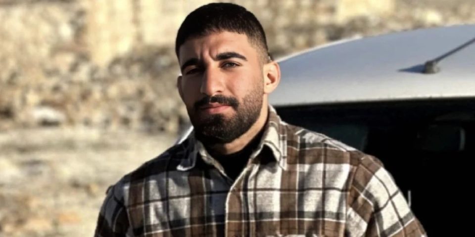 zemerim-ne-iran:-u-vra-apo-u-vetevra-ky-i-ri-qe-dogji-nje-foto-te-khameneit?