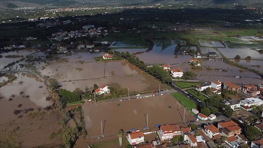 shirat-e-rrembyeshem-shkaktojne-permbytje-ne-ishullin-lesbos-te-greqise