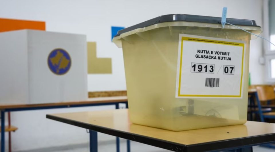 analiza-e-rel/-misteri-i-fleteve-te-votimeve-ne-mitrovice,-qe-hodhi-ne-ere-zgjedhjet-lokale-te-kosoves