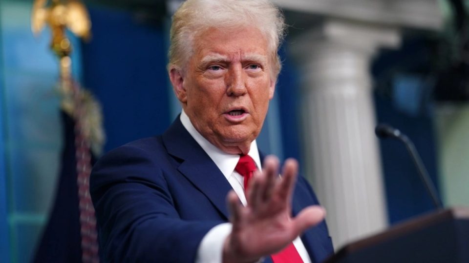 ndjesa-publike-nuk-mjafton/-presidenti-trump-nuk-heq-dore-nga-padia-per-“bbc”