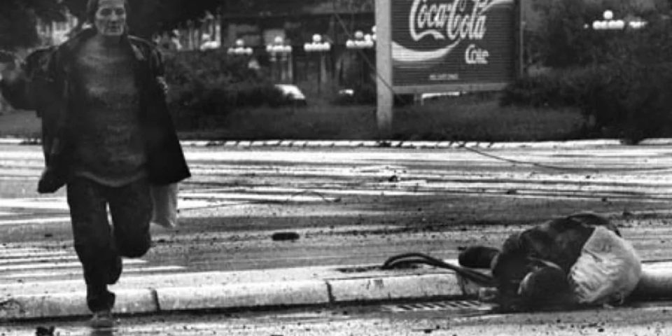 monstruoziteti-ne-sarajeven-e-rrethuar,-gazetari-italian:-qindra-perendimore-te-pasur-ne-“vrasjet-per-qejf”!