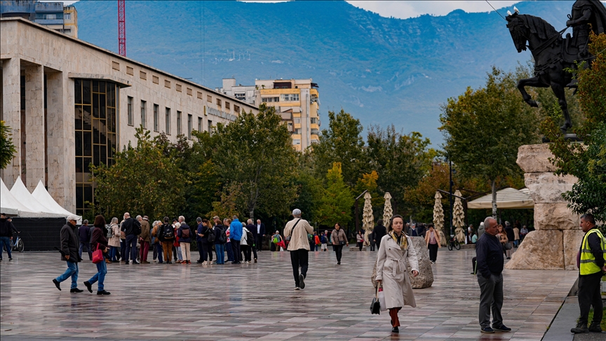 mbi-11-milione-turiste-vizitojne-shqiperine-ne-10-muajt-e-pare-te-2025