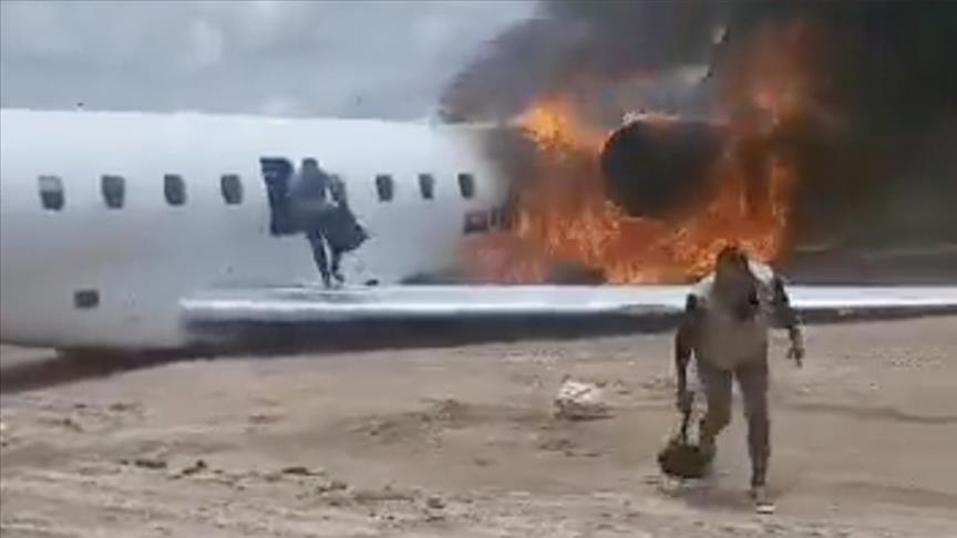 rd-e-kongos:-nje-minister-dhe-19-persona-te-tjere-mbijetojne-pasi-avioni-i-tyre-merr-flake-pas-daljes-nga-pista