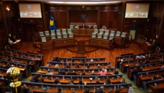kosove,-mbahet-sot-seanca-e-jashtezakonshme-per-formimin-e-qeverise-dhe-komisioneve-parlamentare