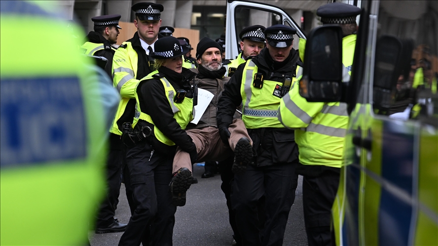 policia-britanike-arreston-protestuesit-ne-londer-qe-kundershtojne-ndalimin-e-grupit-‘palestine-action’