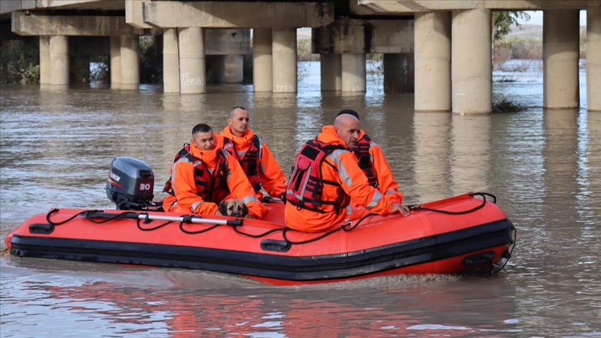 moti-i-keq-ne-shqiperi,-evakuohen-disa-familje