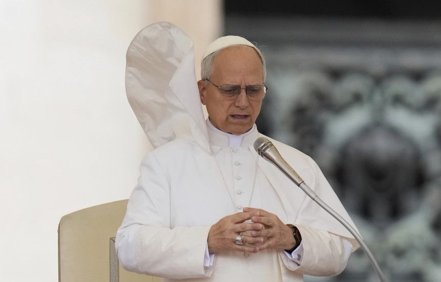 papa-leoni-kerkon-lirimin-e-menjehershem-te-te-rrembyerve-ne-nje-shkolle-ne-nigeri