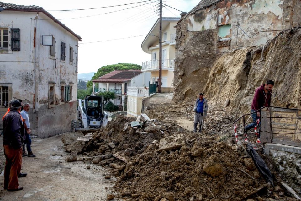 moti-i-keq-godet-greqine-perendimore:-zona-pa-energji,-disa-rajone-ne-gjendje-emergjente