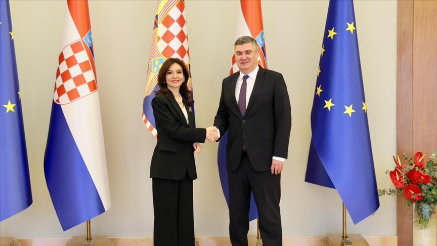 ministrja-spiropali-vizite-zyrtare-ne-kroaci,-takohet-me-presidentin-milanoviq
