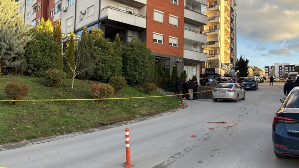 te-shtena-me-arme-ne-prishtine,-tentohet-grabitja-e-nje-furgoni-me-para