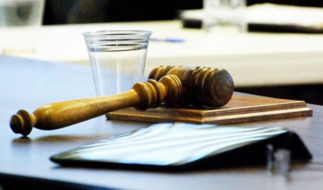 dyshohet-se-mori-pjese-ne-vrasjen-e-pese-anetareve-te-nje-familjeje-dhe-me-pas-i-djegen-–-aktakuze-ndaj-nje-personi-per-krime-lufte