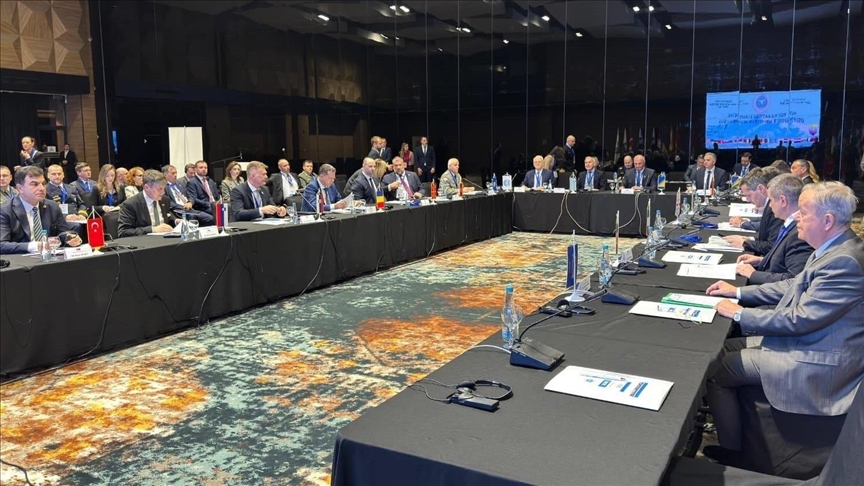 takimi-ministror-sedm-ne-sarajeve:-misajllovski-thekson-rendesine-e-nismave-rajonale-per-sigurine-e-rajonit