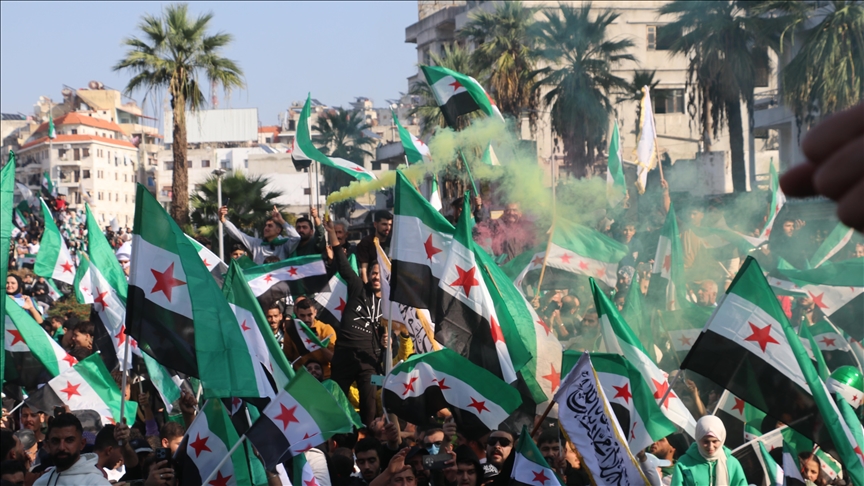 siri,-mbahen-festime-ne-pervjetorin-e-rrezimit-te-regjimit-te-asadit