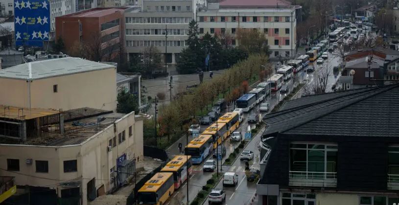 kosove/-tre-pale-zgjedhje-brenda-vitit,-mosmiratimi-i-buxhetit-rrezikon-mireqenien-sociale