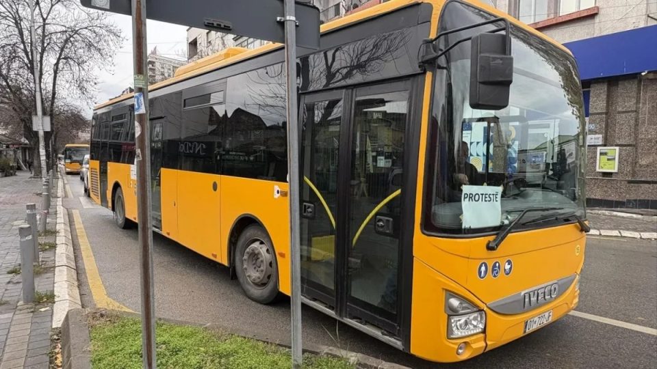 s`ka-as-neser-autobuse-ne-kryeqytet,-grevistet-presin-alokimin-e-mjeteve