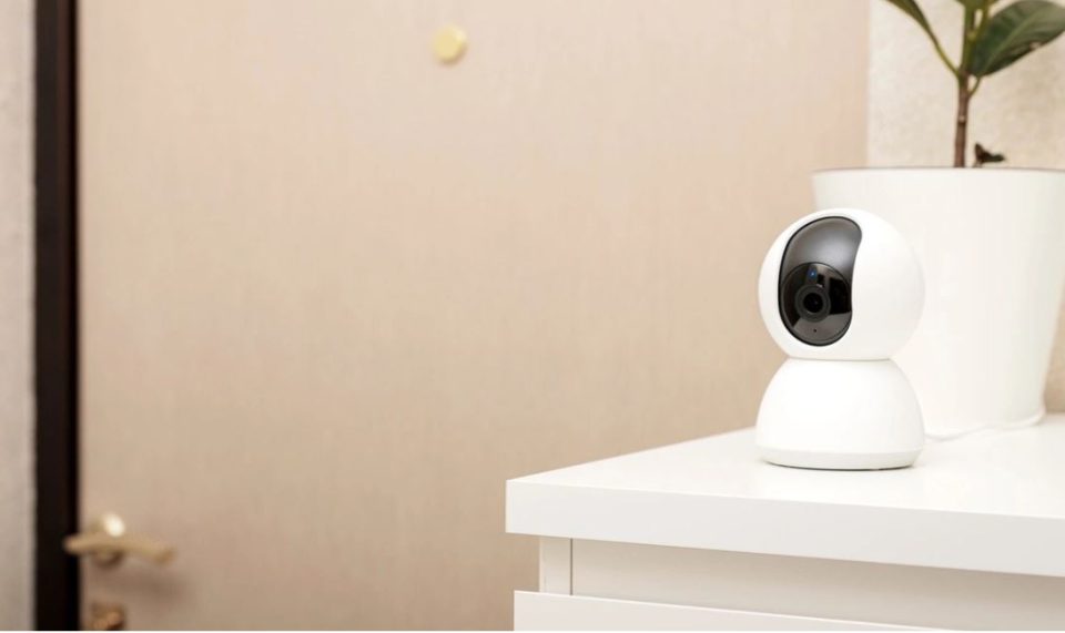 plas-nje-tjeter-skandal-kibernetik,-hakohen-120-mije-kamera-te-shtepive-dhe-bizneseve,-publikohen-ne-internet-pamjet-me-permbajtje-s*ksuale