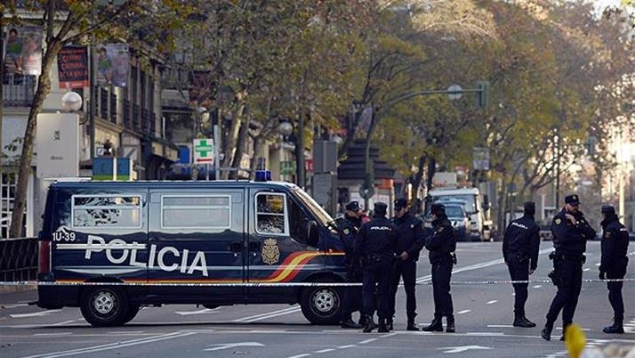 policia-spanjolle-shkaterron-nje-qelize-terroriste-te-dhunshme-te-supremacise-se-bardhe