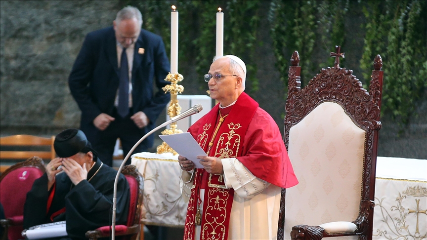 papa-leoni-kritikon-“zhurmen-e-armeve”-ne-liban,-ben-thirrje-per-unitet-dhe-dhembshuri