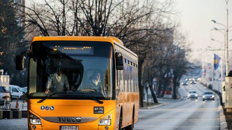 edhe-sot-pa-transport-publik-ne-prishtine-–-punetoret-vazhdojne-protesten-ne-pritje-te-pagesave