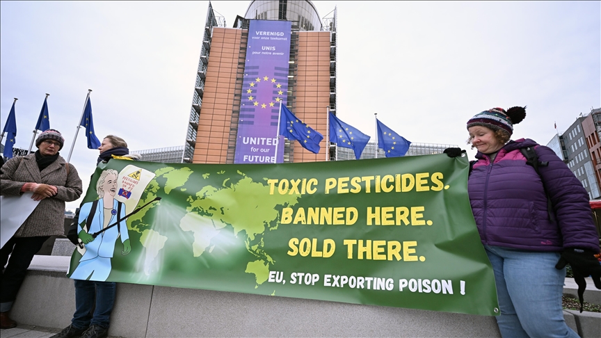 bruksel,-proteste-para-komisionit-evropian-kunder-eksportit-te-pesticideve-te-ndaluara