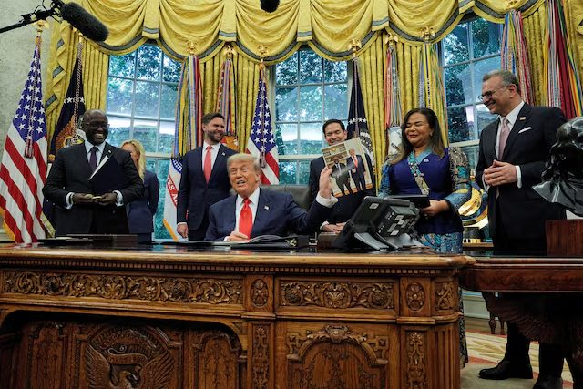 rd-e-kongos-dhe-ruanda-nenshkruajne-marreveshje-“historike”-te-paqes-te-ndermjetesuar-nga-shba-ja