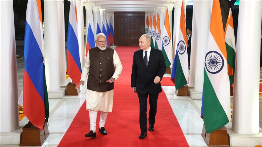 putini-merr-pjese-ne-ceremonine-presidenciale-para-samitit-indi-rusi-ne-new-delhi