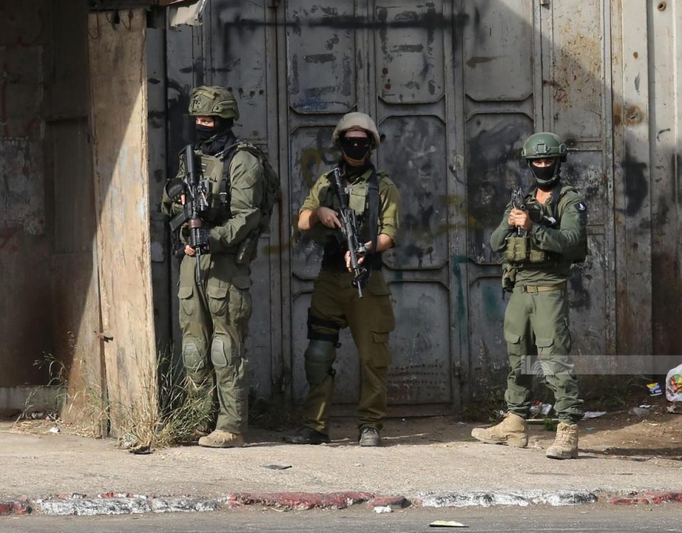 ushtria-izraelite-vret-palestineze,-i-akuzon-per-hedhje-guresh