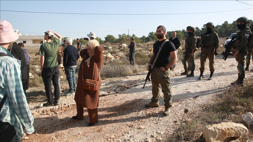 kolonet-uzurpatore-izraelite-perpiqen-t’i-pengojne-palestinezet-te-hyjne-ne-tokat-e-tyre